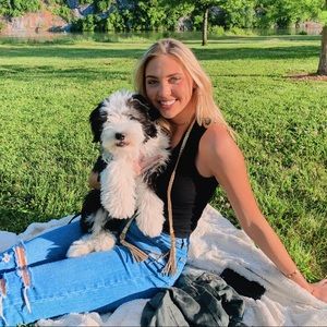 Meet your Posher, Avery